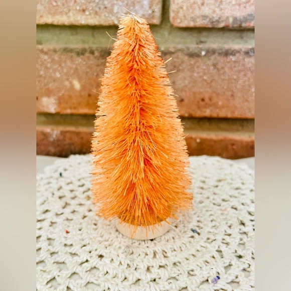 *Multicolored Bottle Brush Fall Tree Set - Picture 2 of 15